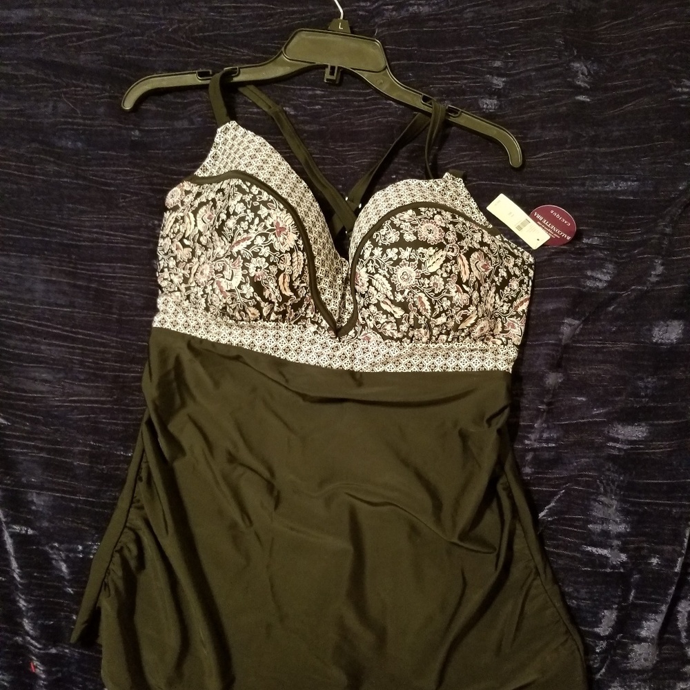 Swim top New With Tags Size 38G